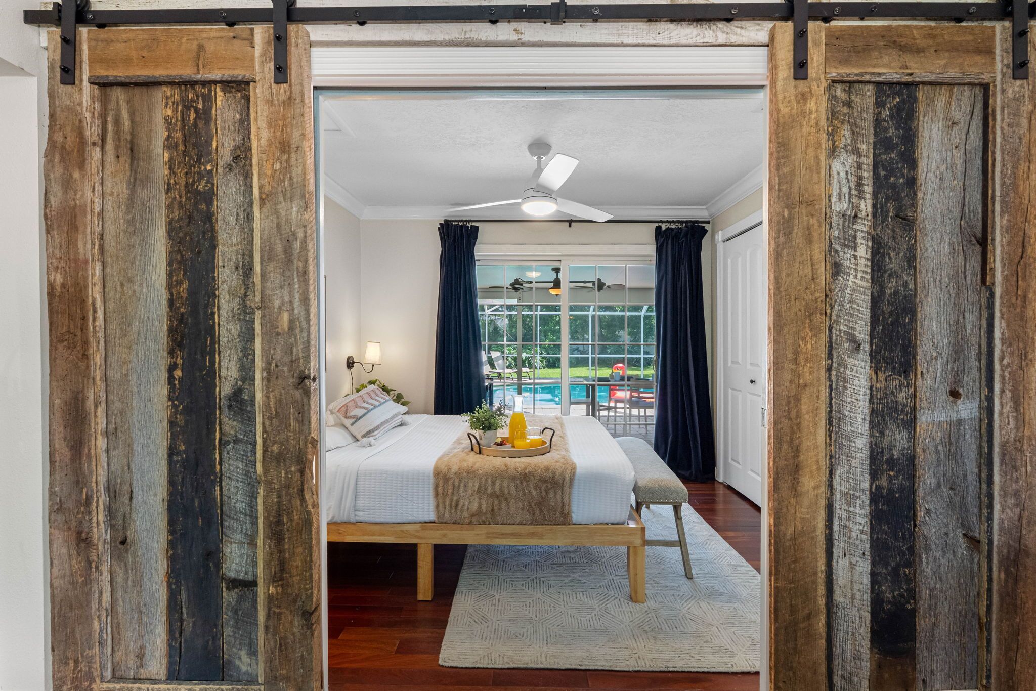 5 habitaciones, tabla de planchar con plancha y wifi gratis 