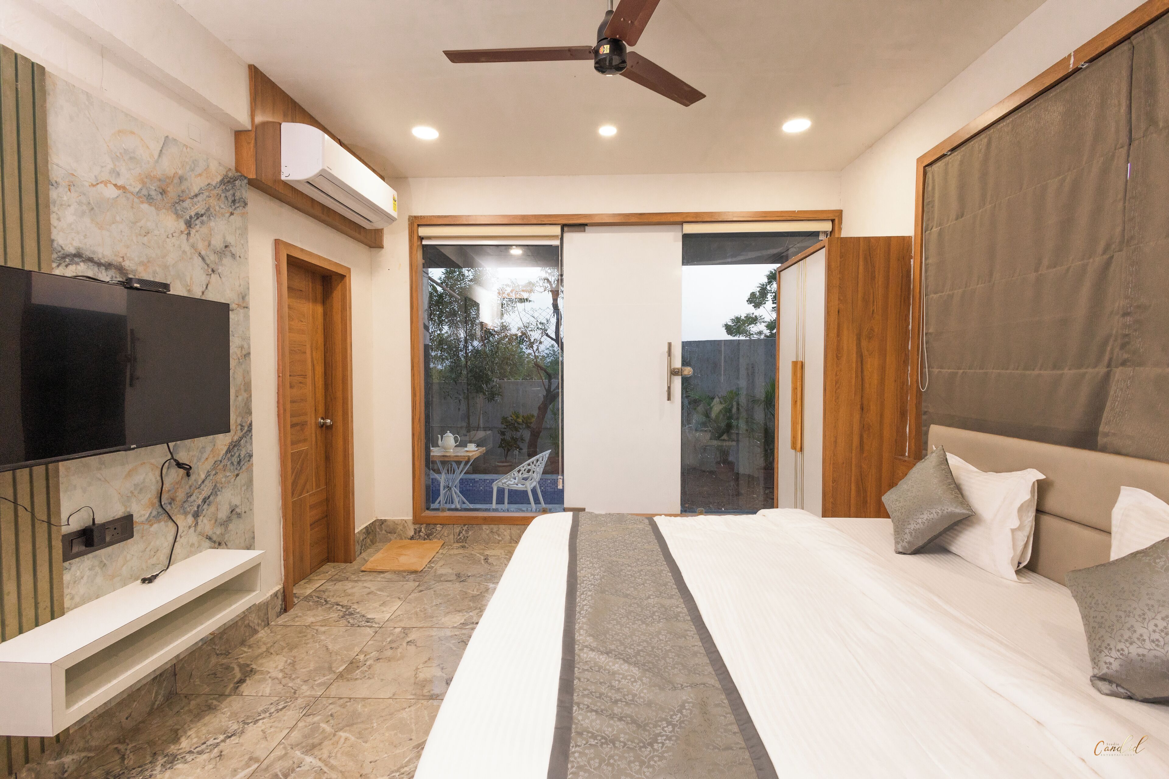 Luxury Suite With Private Pool | Bed sheets