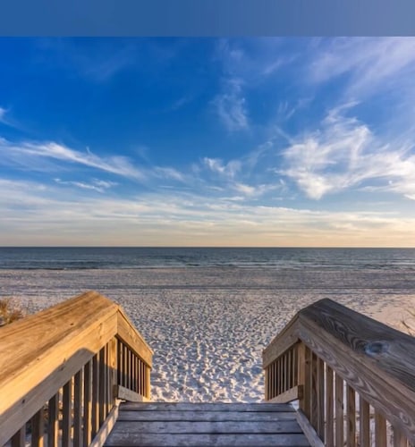 Cameron Oceanf  pet friendly home near Holly Beach