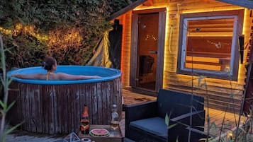 Bain à remous extérieur