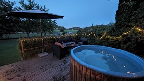 Sauna, hot tub