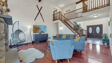 Télévision, cheminée, jeux vidéo, baby-foot