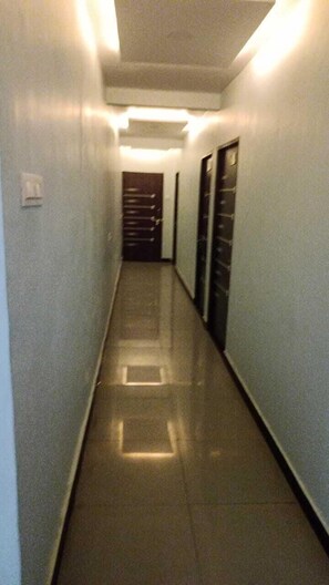 Interior - iROOMZ Lake View Palace (Hyderabad)
