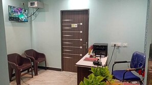 Living area - iROOMZ Lake View Palace (Hyderabad)