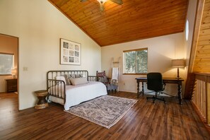 5 habitaciones, escritorio, tabla de planchar con plancha y wifi 