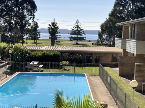 Beachfront Batemans Bay-Batehaven NSW
2 bedroom apartment,pool, free parking