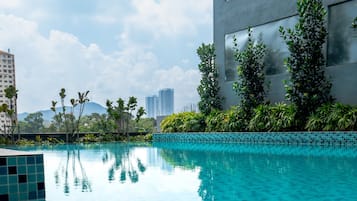 Kolam renang outdoor