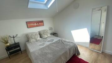 1 chambre, fer et planche à repasser, draps fournis