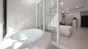 Basic Room, 1 Bedroom (J101) | 1 bilik tidur, Wi-fi percuma 