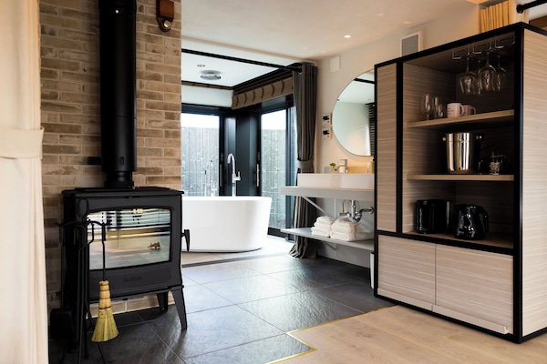 1 bedroom, premium bedding, down duvets, free minibar
