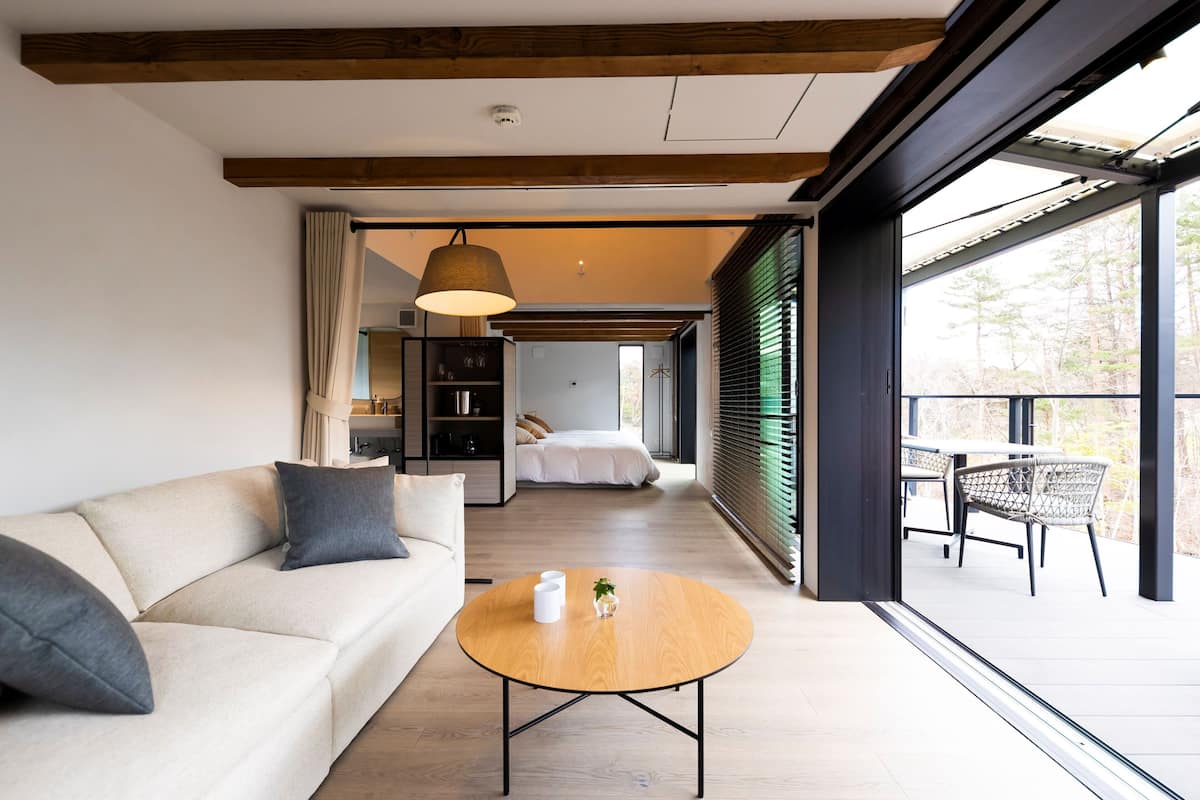 Ropa de cama de alta calidad, edredón y artículos del minibar gratis