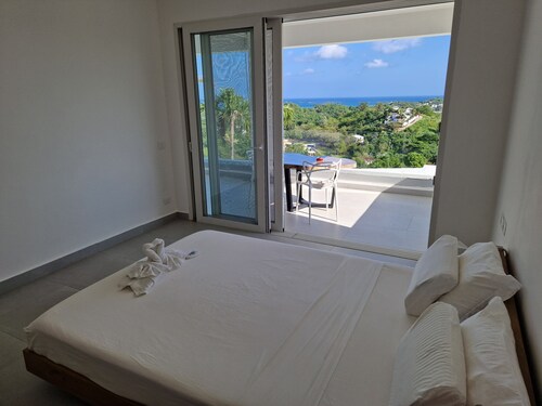 Sunset Villa with Infinity Pool