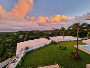 Frette Italian sheets, premium bedding, down comforters - Sunset Villa with Infinity Pool (Las Terrenas)