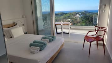 1 bedroom, Frette Italian sheets, premium bedding, down duvets