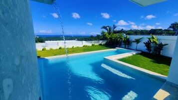 2 outdoor pools, sun loungers