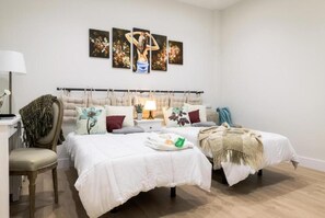 3 bedrooms, desk, travel crib, WiFi