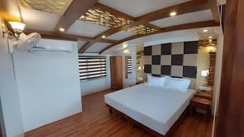 7 bedrooms, bed sheets
