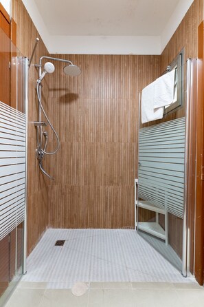 Bathroom - Stylish & Cozy Seaview Vacation APT (Bat Yam)
