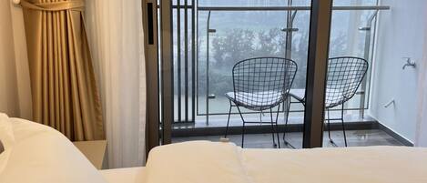 3 bedrooms, desk, iron/ironing board, WiFi