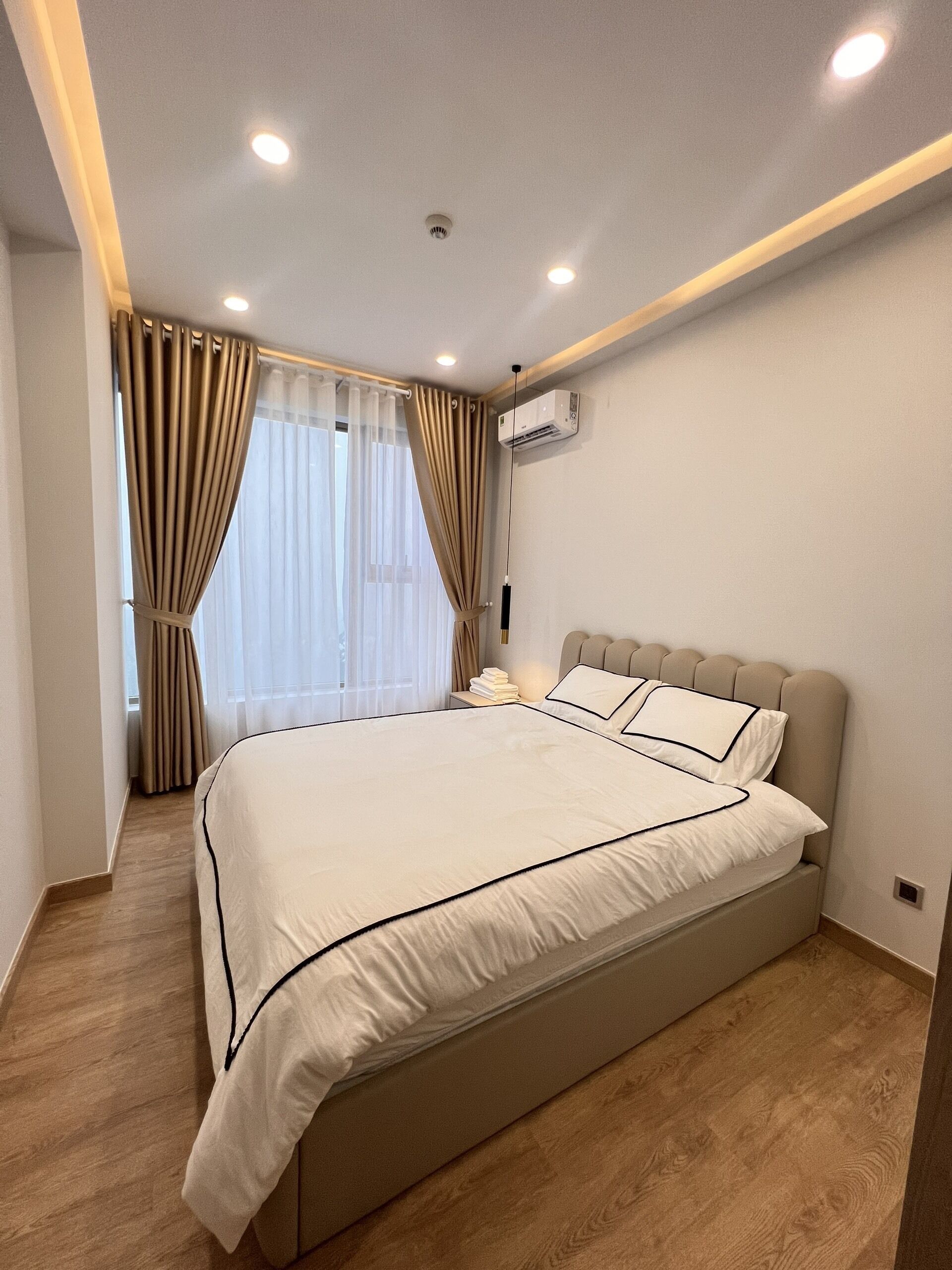 3 bedrooms, desk, iron/ironing board, WiFi