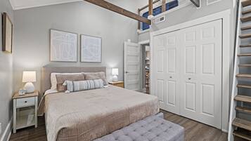 2 bedrooms, desk, iron/ironing board, free WiFi