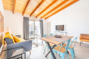Superior Penthouse, 1 Queen Bed with Sofa bed, Kitchen, Partial Sea View | Living area