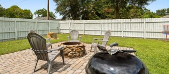 Marvin`s Gardens: Fenced Yard, Game Room, Pets!