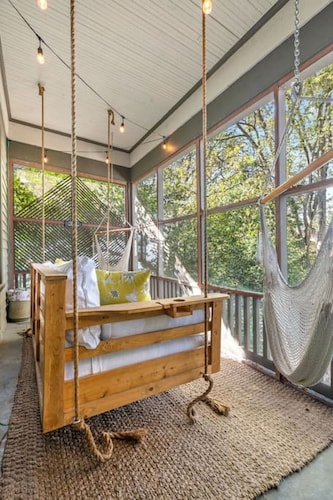 The Glen Iris Getaway