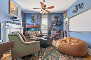Smart TV, books, offices