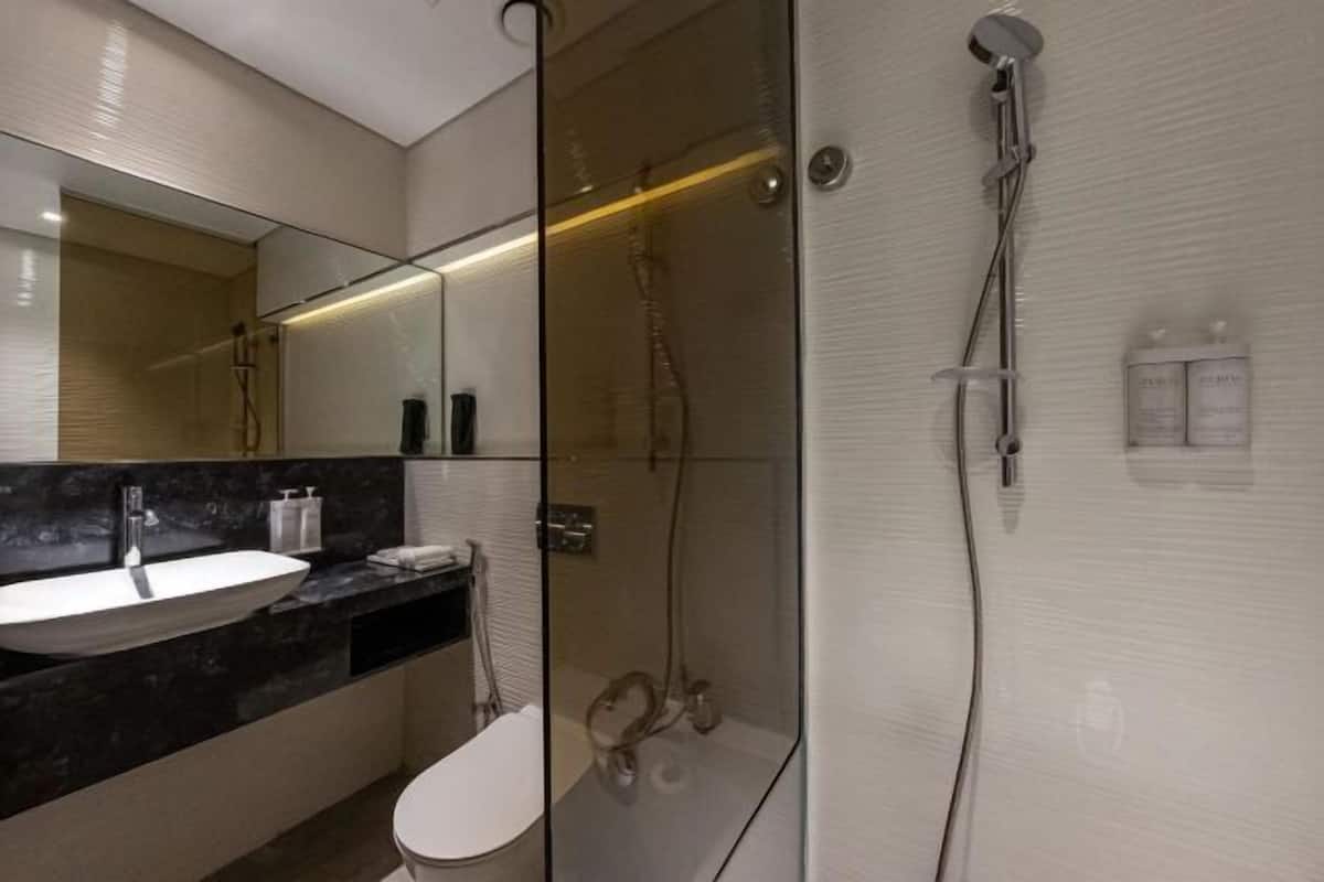 Bathroom | Free toiletries, hair dryer, bathrobes, slippers