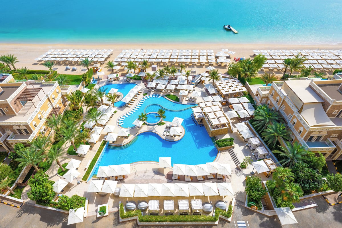 Executive Suite with Soluna Beach Club access | 1 kamar tidur, brankas, meja kerja, dan ruang kerja ramah laptop