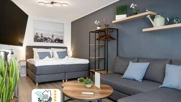 1 bedroom, desk, iron/ironing board, WiFi (free)