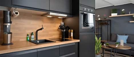Kühlschrank, Mikrowelle, Ofen, Herdplatte