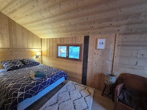 3 Schlafzimmer, Reisekinderbett