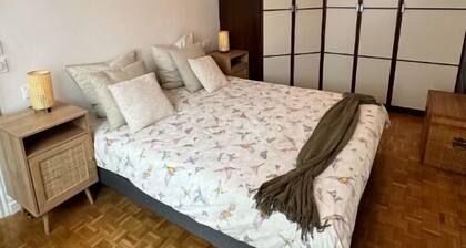 Appartement cosy et neuf Ă  3 mins du metro ligne 10