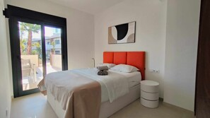 2 chambres, fer et planche à repasser, Wi-Fi gratuit, draps fournis