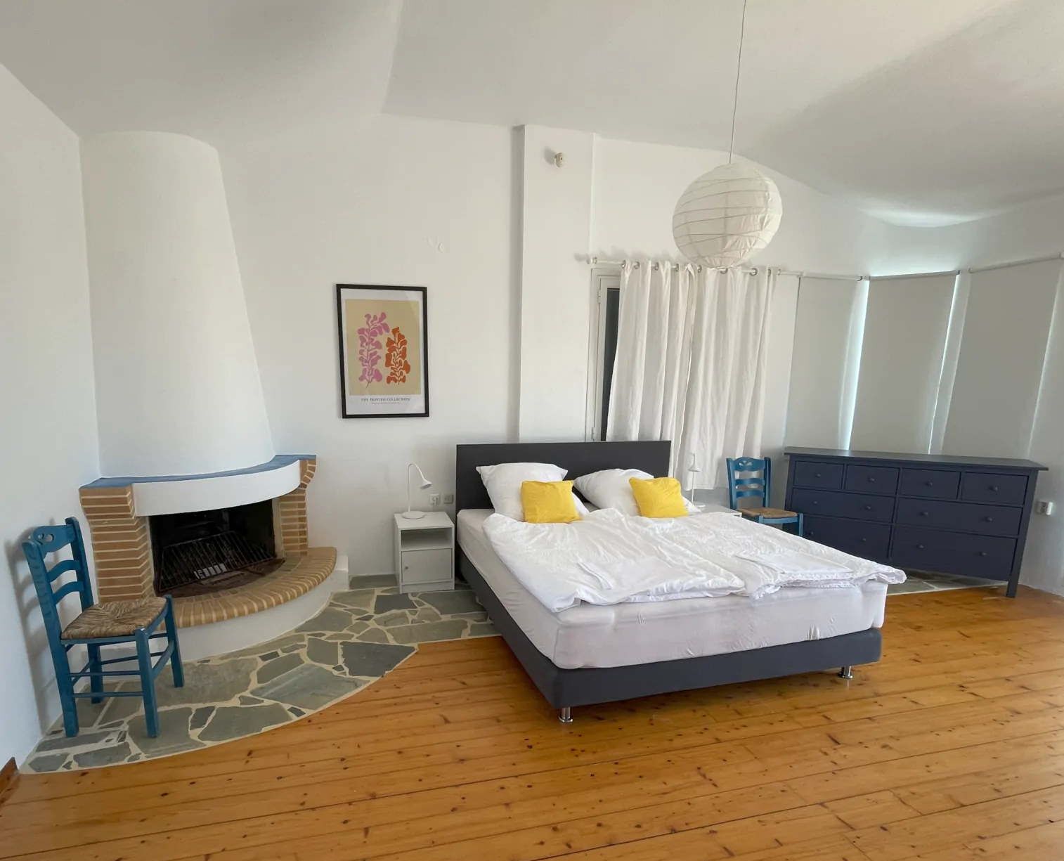 3 bedrooms, desk, iron/ironing board, free WiFi