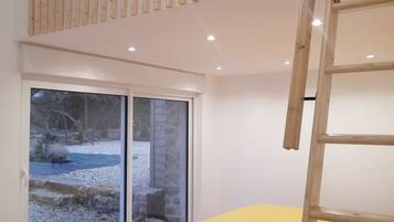 3 quartos, berço de viagem, Wi-Fi, roupa de cama