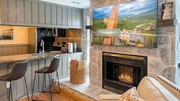 TV, fireplace, offices