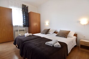 3 chambres, bureau, lit parapluie, Wi-Fi gratuit