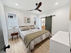 3 bedrooms, desk, iron/ironing board, travel crib