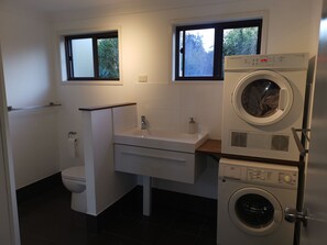 Shower, hair dryer, towels, soap - The Rural Escape - 3 Bedrooms (Boambee)