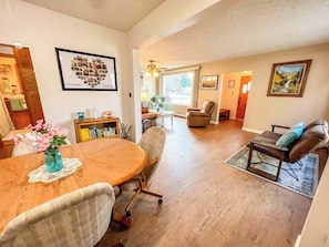 Interior - Cozy Creekside Cottage- In Town - Pet Friendly (Red Lodge)