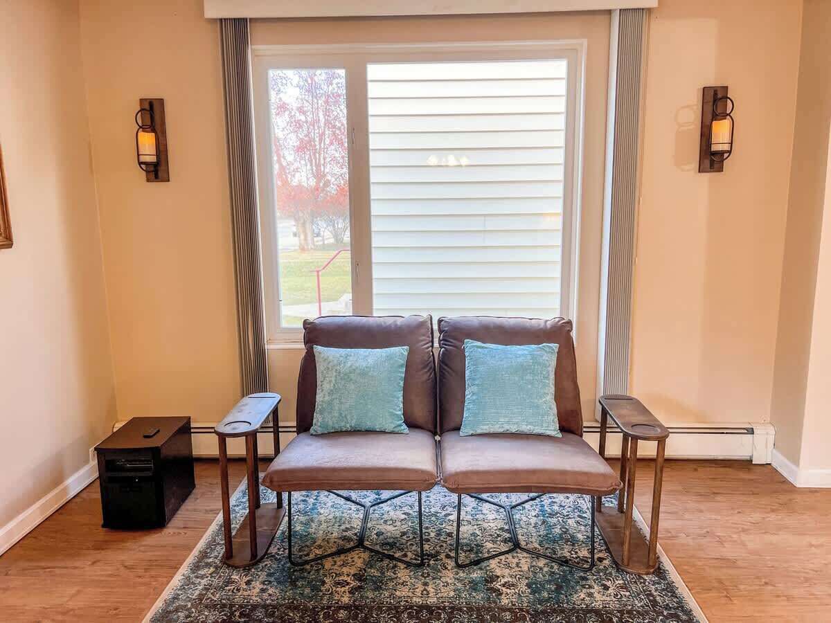 TV connectée, cheminée, espaces bureaux