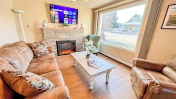 Smart TV, fireplace, offices