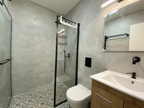 Douche, serviettes fournies