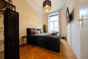 2 bedrooms, iron/ironing board, free WiFi, bed sheets