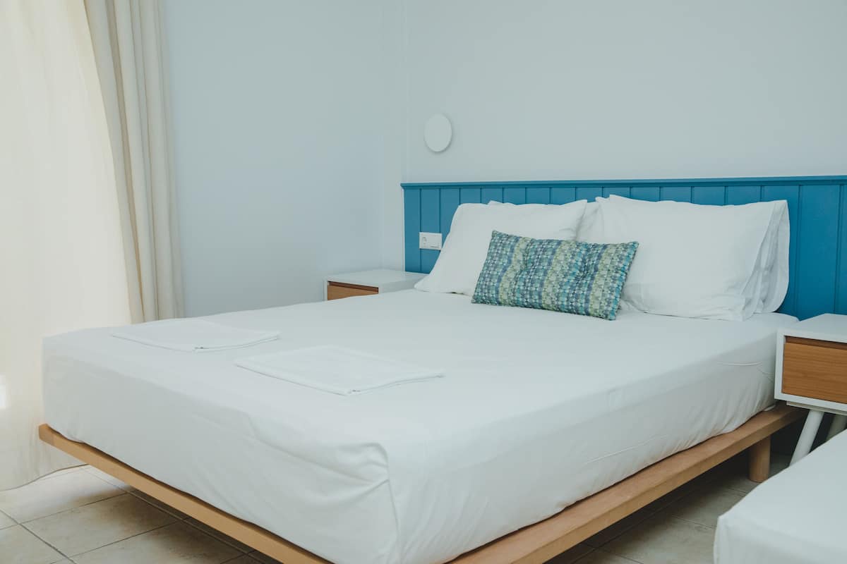 Junior Suite | 1 bedroom, premium bedding, pillow-top beds, minibar