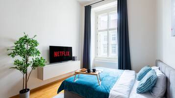 3 bedrooms, iron/ironing board, WiFi, bed sheets