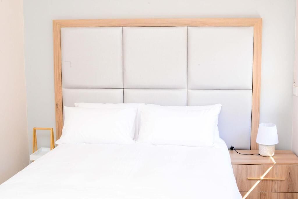 3 bedrooms, in-room safe, iron/ironing board, WiFi